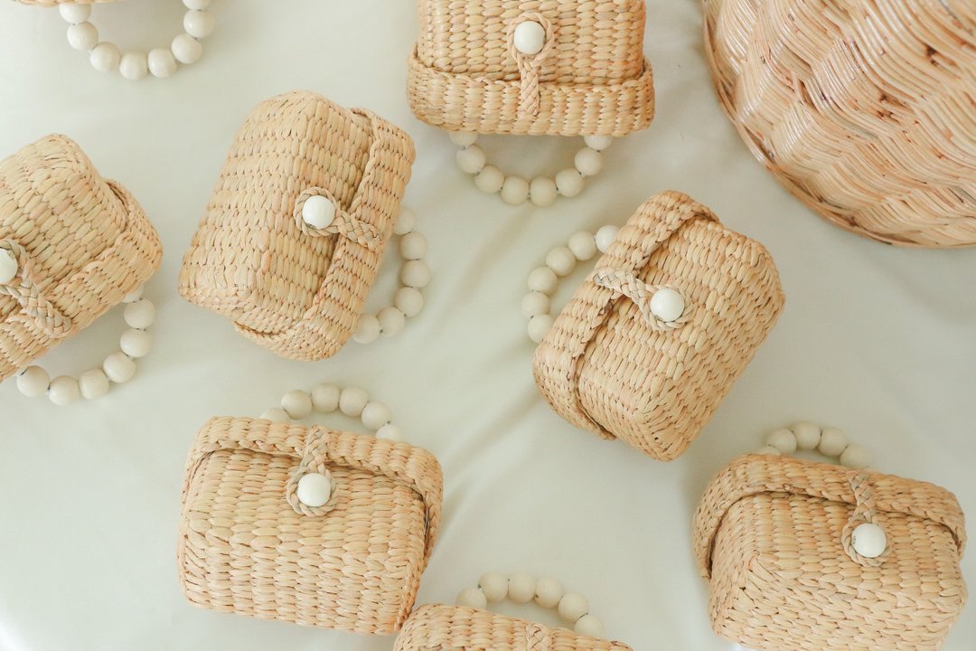 Woven bag: Lollipop, Classic White color - TheLovestory.th - 皮夹/钱包 - 植物．花 咖啡色
