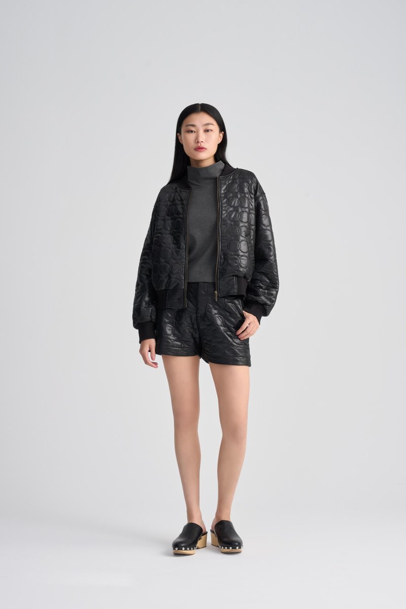 Shan Yong 女款黑色铺棉圆圈图形短裤 - 女装短裤 - 其他材质 