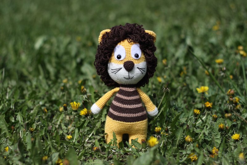Crochet lion toy, handmade amigurumi lion, crochet lion, soft crochet toy - 玩具/玩偶 - 羊毛 黄色