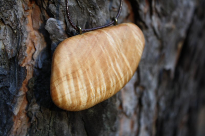 Pendant Birch burl Personal amulet Unique texture Natural texture Eco Amulet - 项链 - 木头 