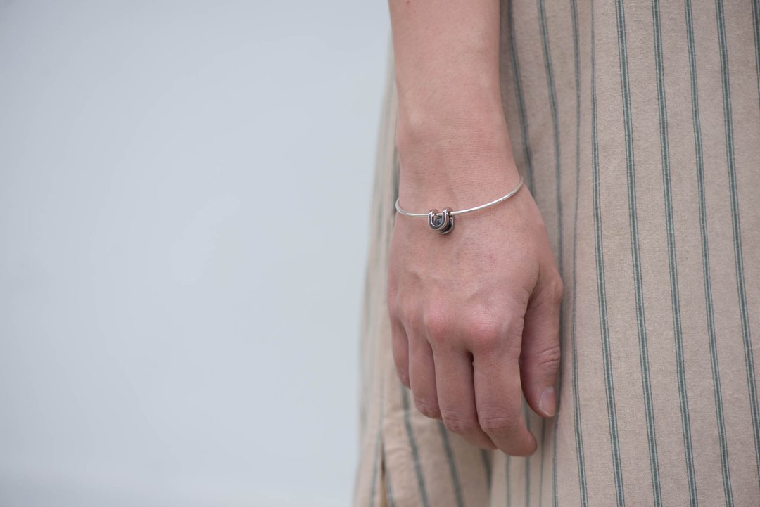 Round Well Bracelet 圆珠手触－黑玛瑙 - 手链/手环 - 其他金属 银色
