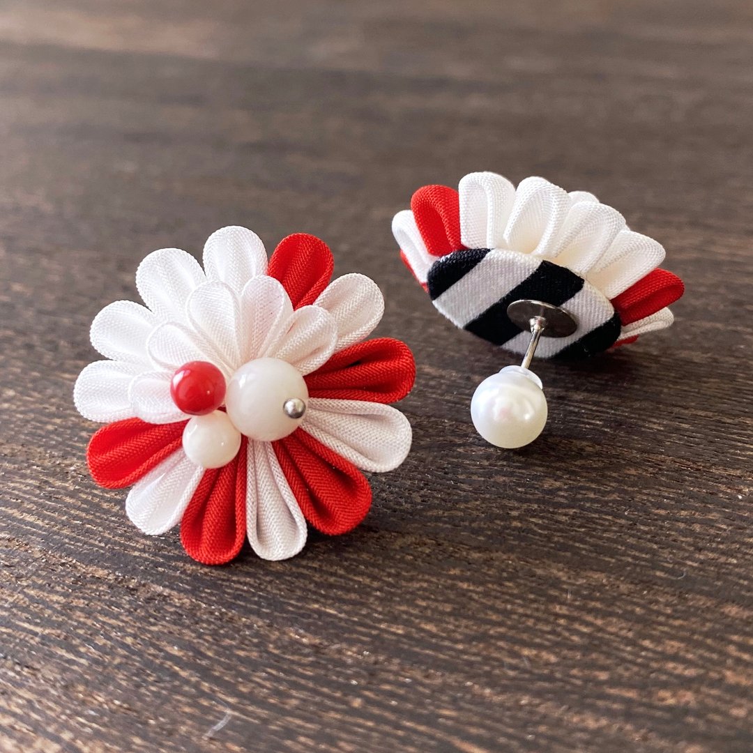 Red and White earrings - 耳环/耳夹 - 丝．绢 红色