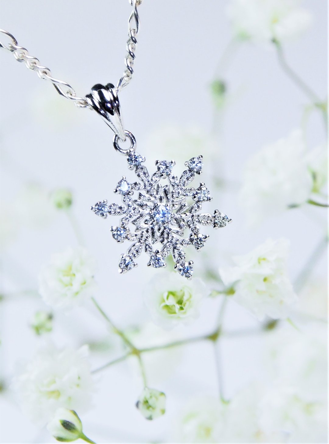 轻珠宝 ─ 璀璨圣诞– 雪花钻坠 (真钻/ 14K白K金 / 14K金链) - 项链 - 钻石 白色