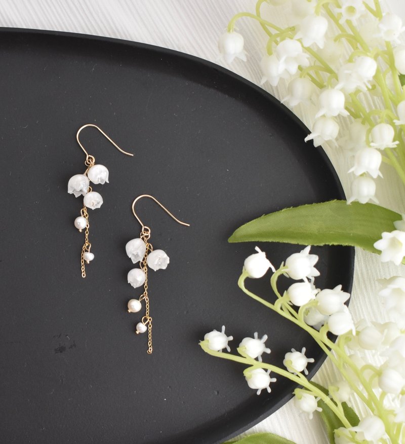 真铃兰 × 淡水珍珠 耳环 - 耳环/耳夹 - 其他材质 白色