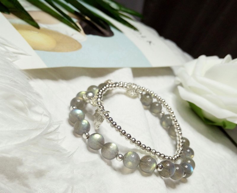 天然水晶月石手鏈辟邪轉運原創定制多圈925銀飾鈴铛大象手串女生禮物 - 手链/手环 - 宝石 白色