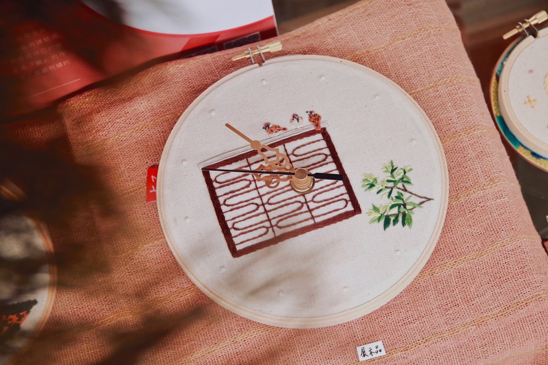 老家铁花窗-刺绣时钟材料包 - 编织/刺绣/羊毛毡/裁缝 - 绣线 