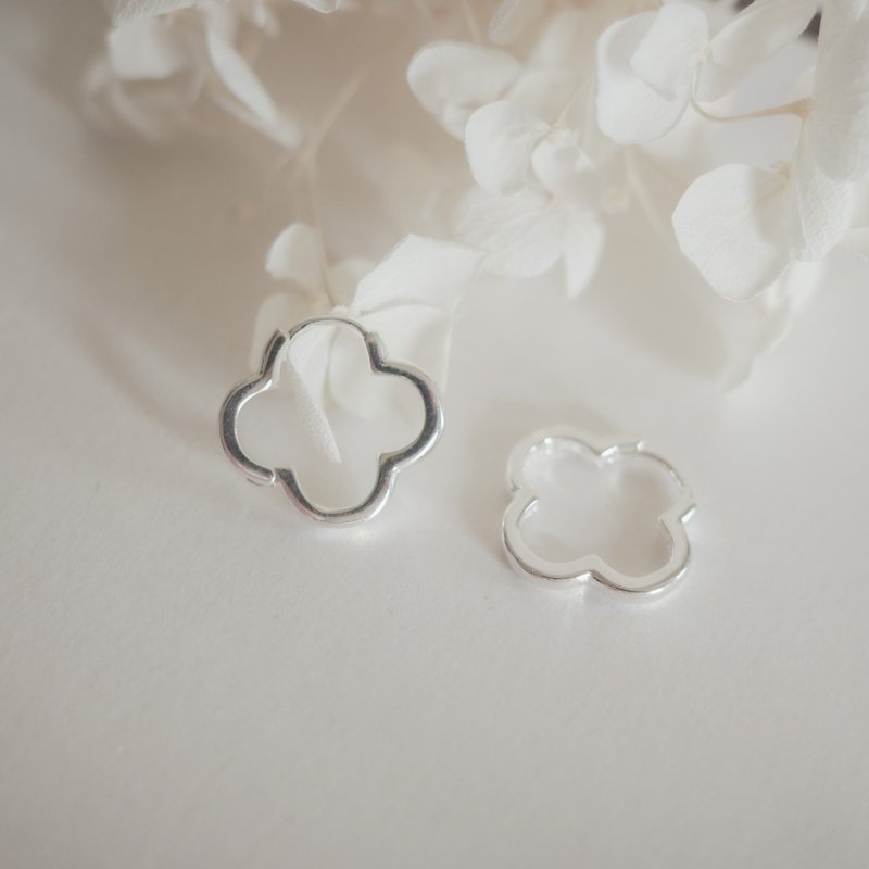 925纯银 蓬松云朵花耳扣 易扣式耳环 圈式耳环 免费礼盒包装 - 耳环/耳夹 - 纯银 银色