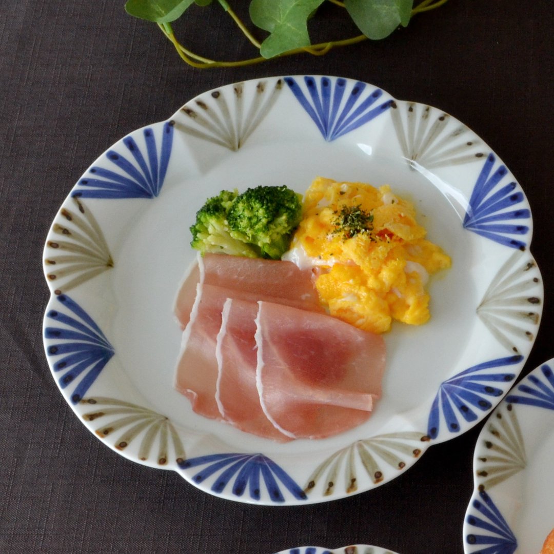 有田烧 三角十草轮花皿 L号 日式手作大盘 意面盘 - 盘子/餐盘/盘架 - 瓷 白色