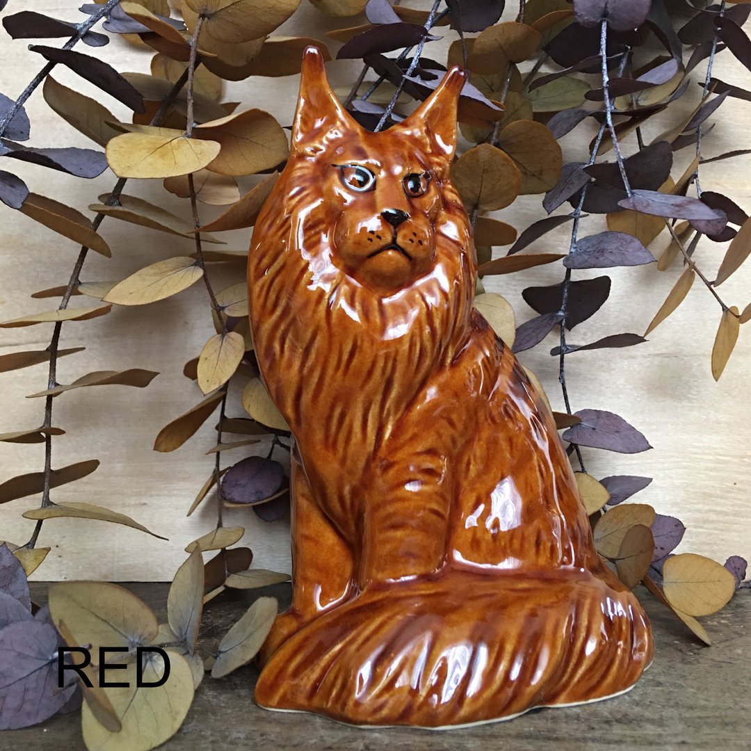Maine Coon cat handmade  figurine, cat statuette, cat figurine - 花瓶/陶器 - 瓷 多色