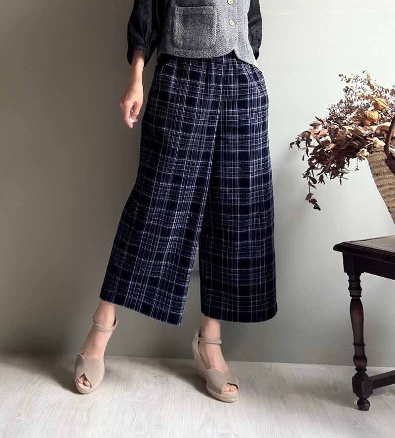 法式散步/海军蓝色系苏格兰格子缇条绒布9分宽裤/伦裤100%棉 - 女装长裤 - 棉．麻 