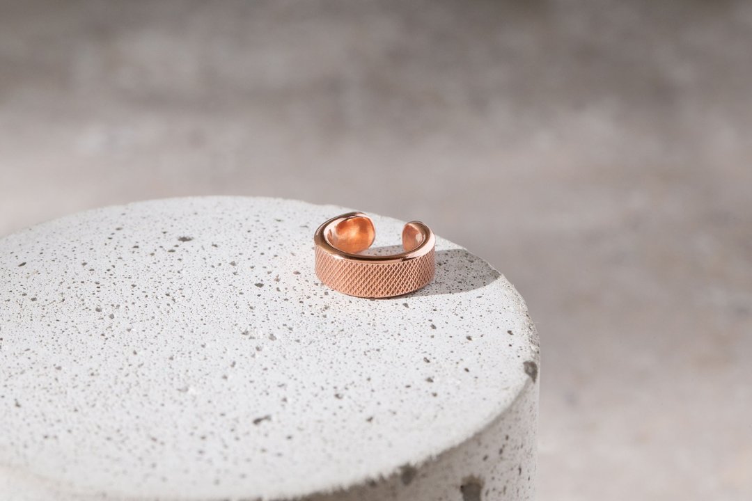 格纹红铜耳扣 Emboss Texture Copper EarCuff - 耳环/耳夹 - 纯银 粉红色