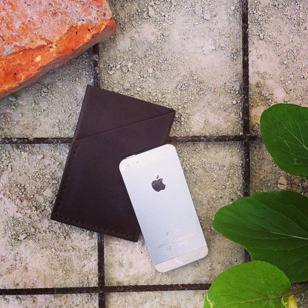 Pouch lipat for iphone 5/5s/se color dark brown - 其他 - 真皮 