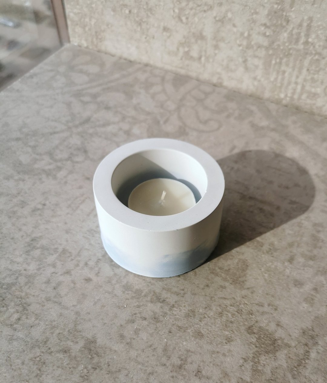 Mini round two-tone candle holder for capsule candles, handmade from gypsum base - 蜡烛/烛台 - 水泥 蓝色