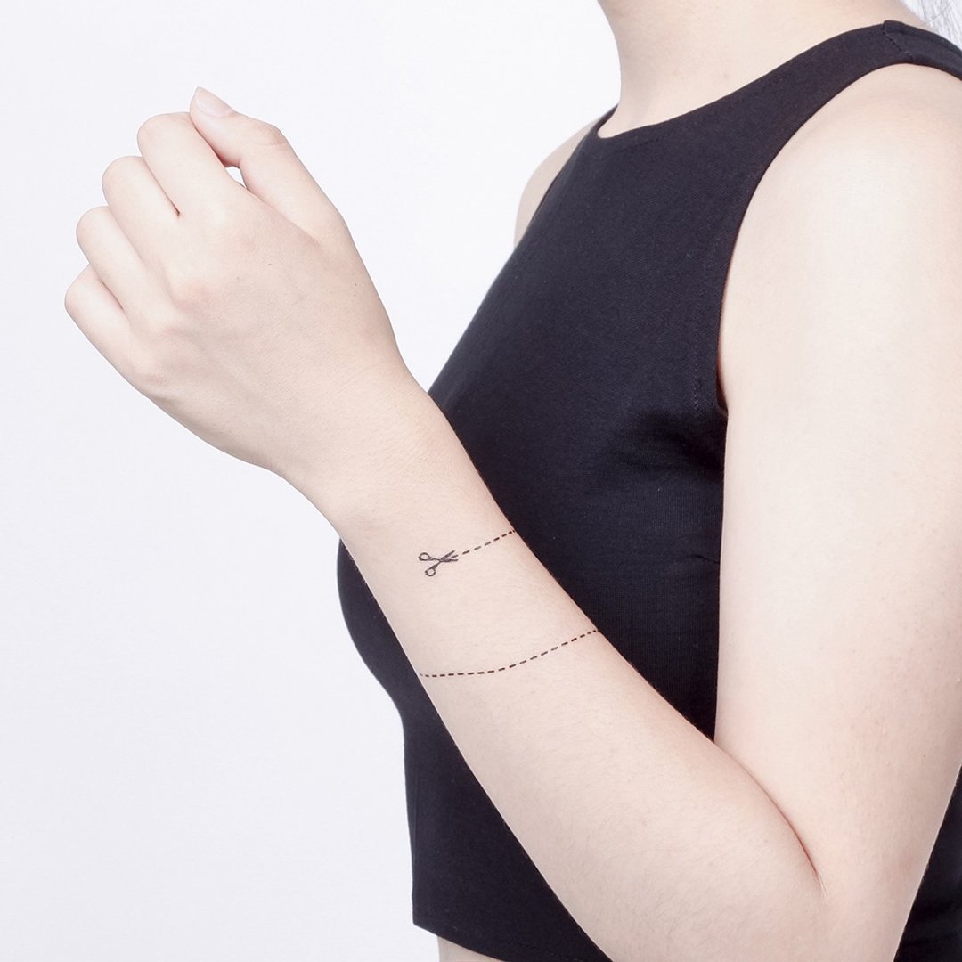 Surprise Tattoos /  裁切虚线 刺青 纹身贴纸 - 纹身贴 - 纸 黑色
