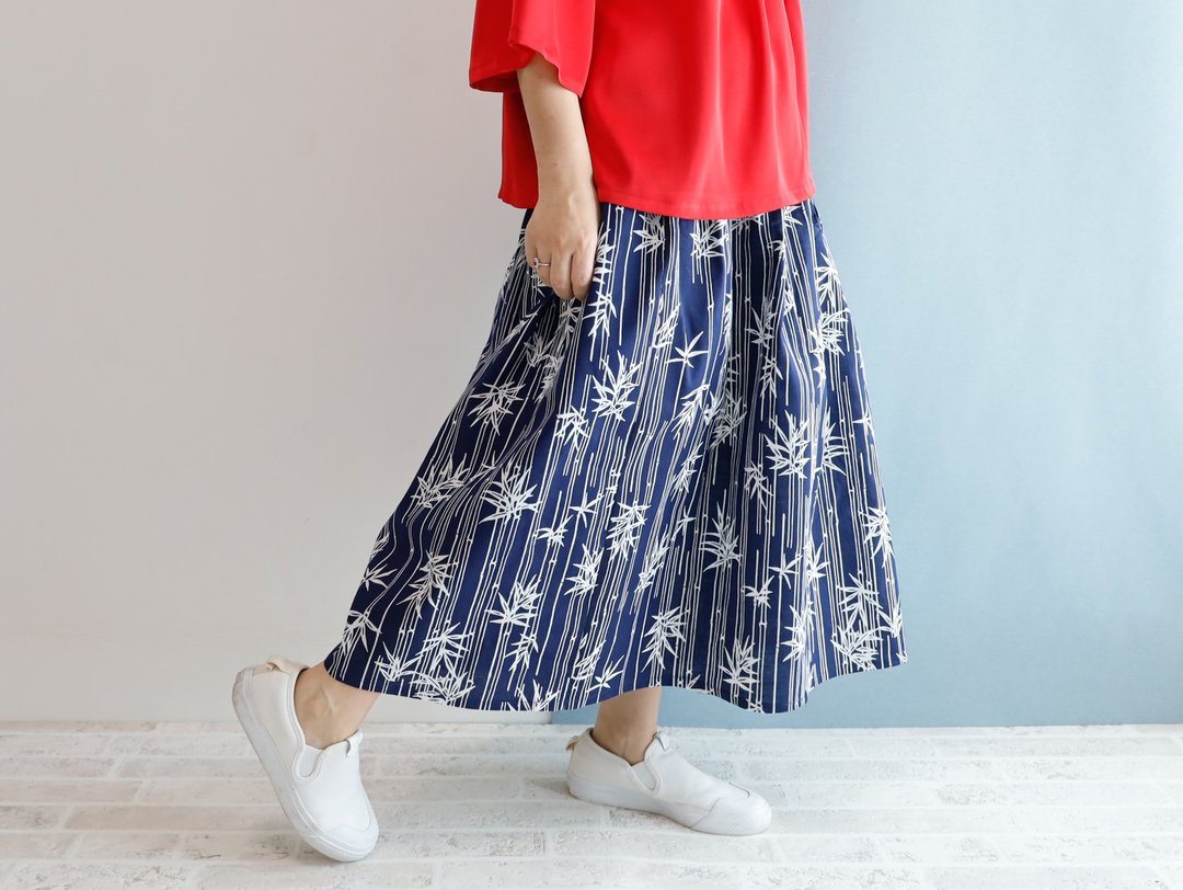 YUKATA SKIRT - 以浴衣布料制成的长版喇叭裙 - 适合返乡或夏日祭典穿着 - 裙子 - 棉 蓝色