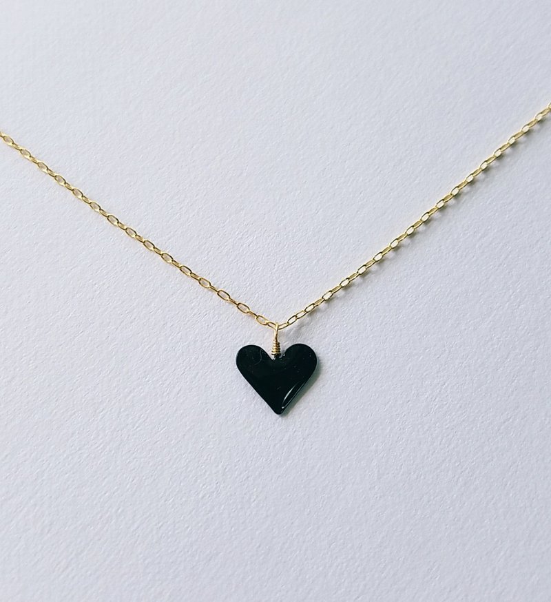 mini heart pendant&necklace black - 项链 - 树脂 黑色