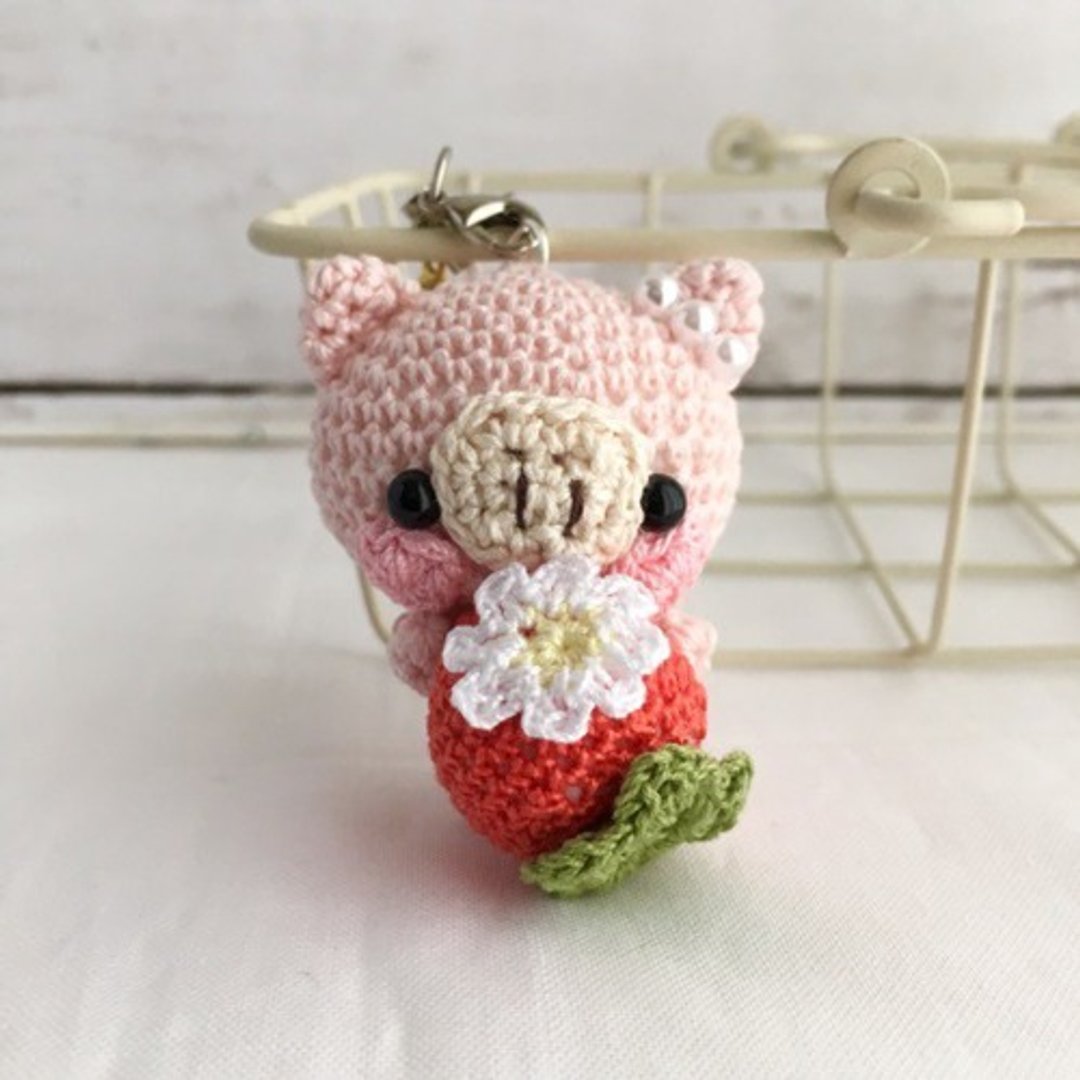 Amulet Pig Keychain Charm Figurine Strawberry | With Bell - 玩偶/公仔 - 棉 粉红色