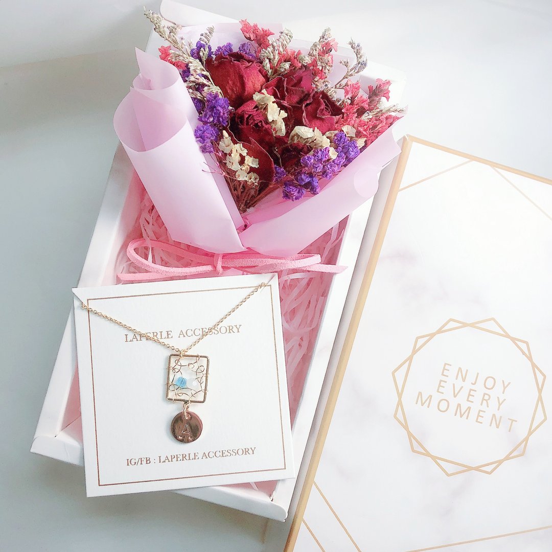 Goody Bag 褔袋 干燥花盒 捕梦网 英文字母  生日 婚礼小物 - 项链 - 其他金属 粉红色
