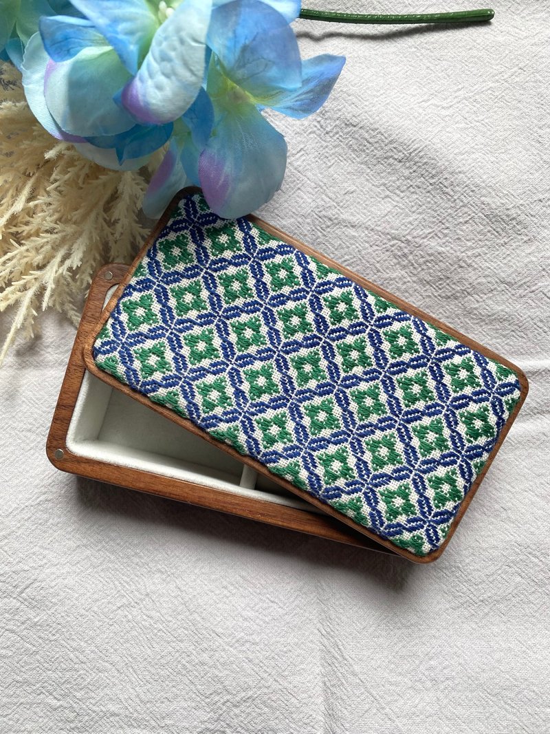 小巾绣木首饰盒 饰品收纳盒 刺绣 蓝绿花砖 - 收纳用品 - 绣线 蓝色
