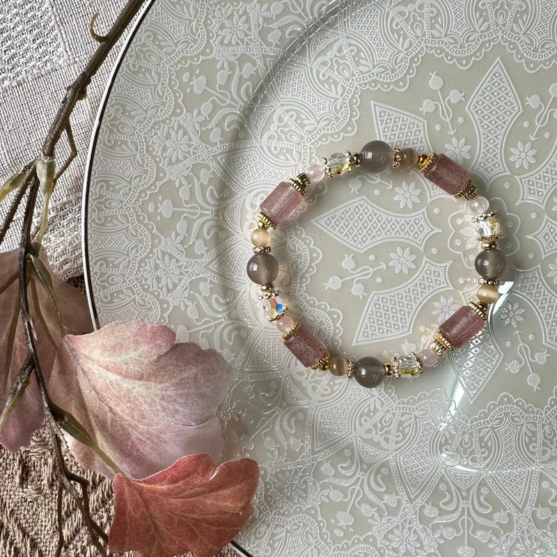 粉红好人缘草莓筒珠弹性手链 - 手链/手环 - 水晶 