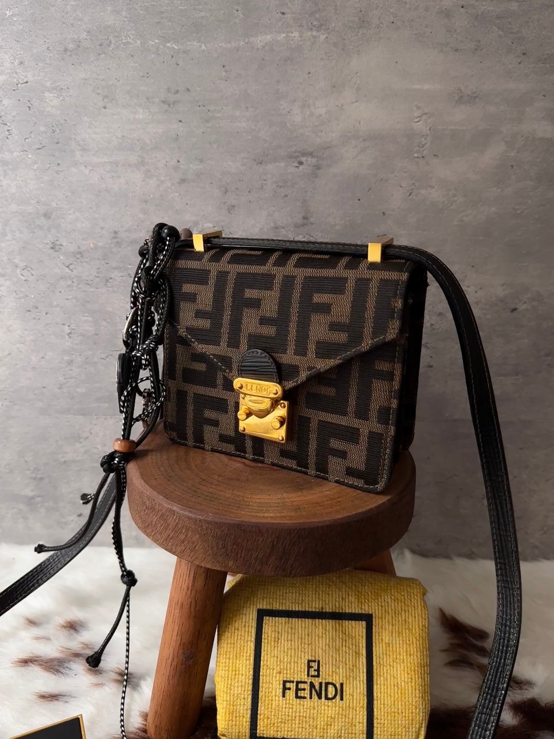 中古包 Fendi 芬迪 Mini FF 老花硬盒斜背包 - 手提包/手提袋 - 棉 卡其色