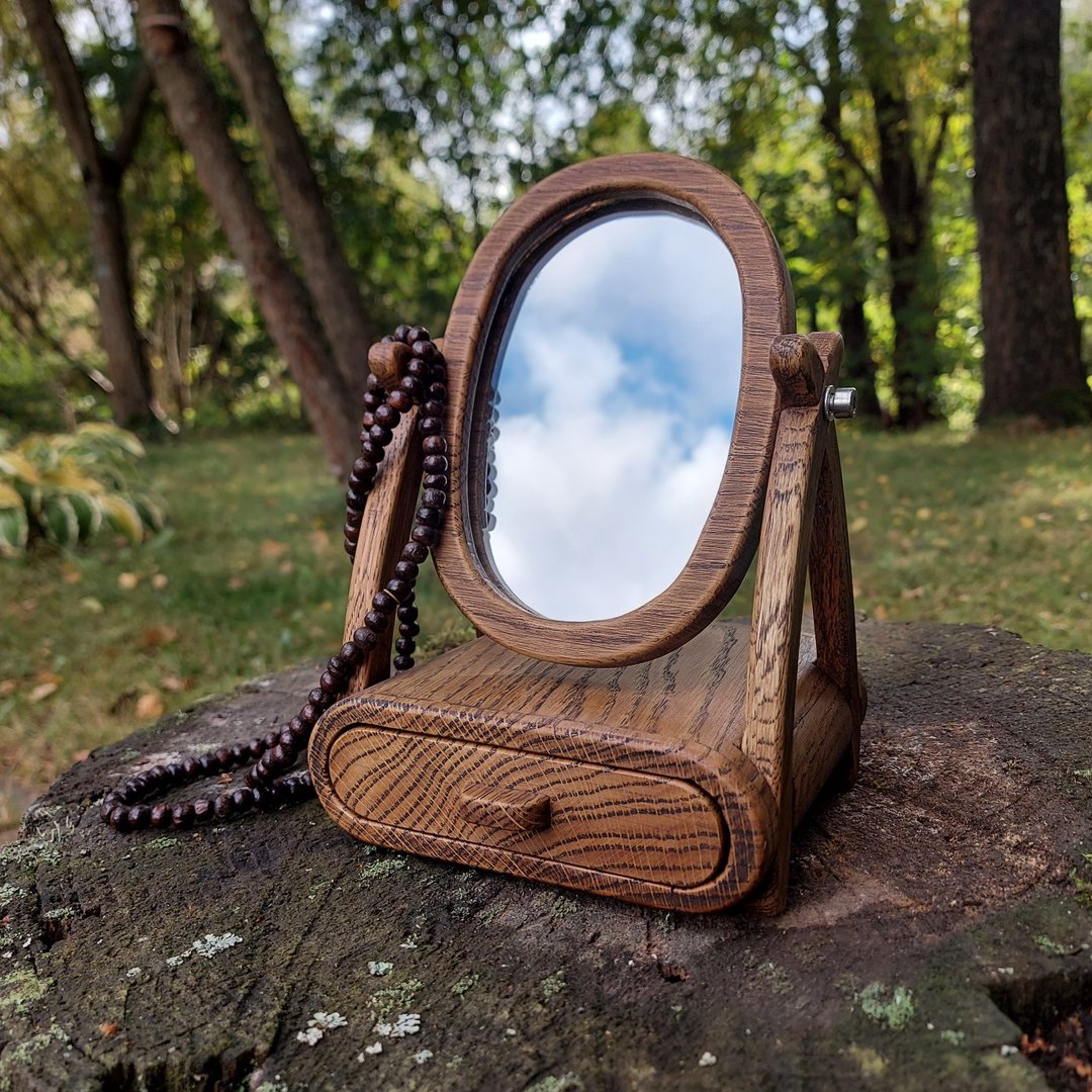 Swivel cosmetic mirror handcrafted from natural wood - 彩妆刷具/镜子/梳子 - 木头 咖啡色