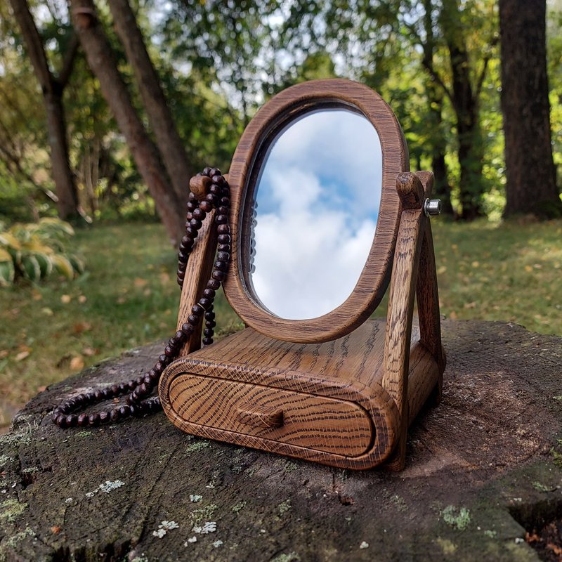 Swivel cosmetic mirror handcrafted from natural wood - 彩妆刷具/镜子/梳子 - 木头 咖啡色