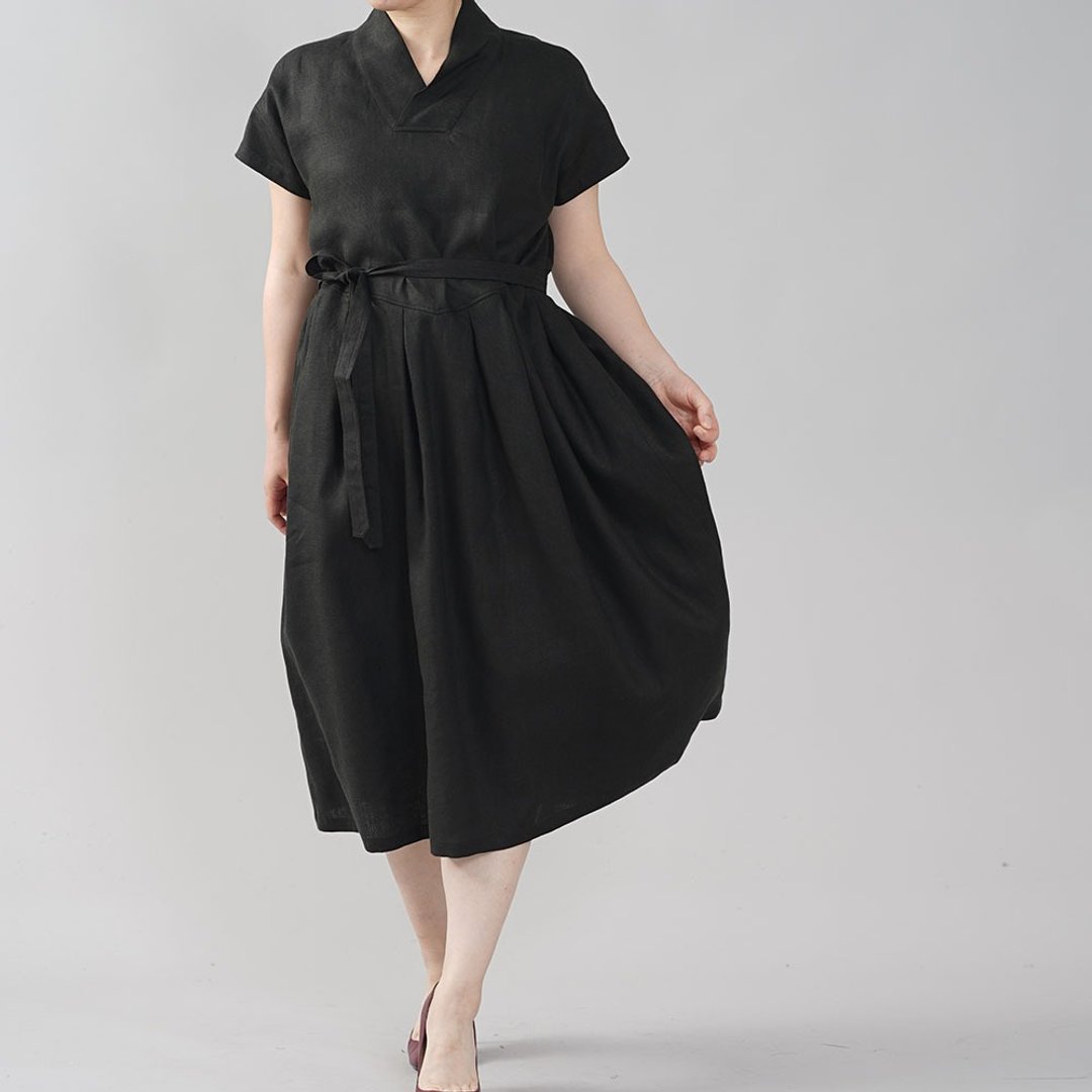 wafu - 純亞麻洋裝 Midweight Linen Kimono Collar Dress / Black a084d-bck2 - 洋装/连衣裙 - 亚麻 黑色
