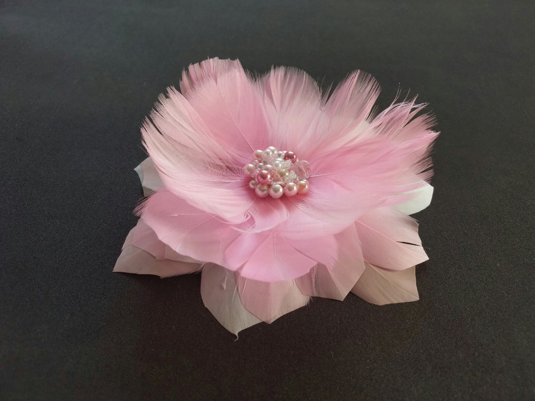 Pink flower feather brooch, Large feather flower brooch, Pink brooch, Brooch - 胸针 - 环保材料 粉红色