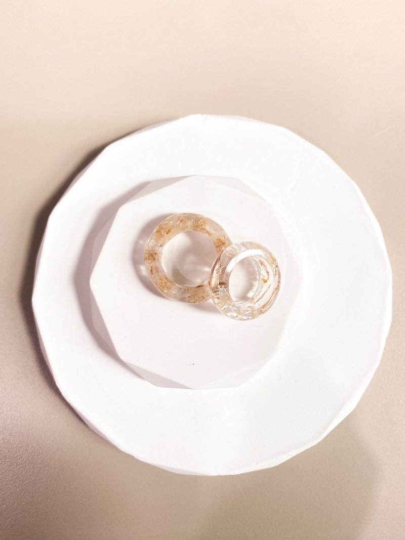 花花戒指 - 戒指 - 树脂 白色