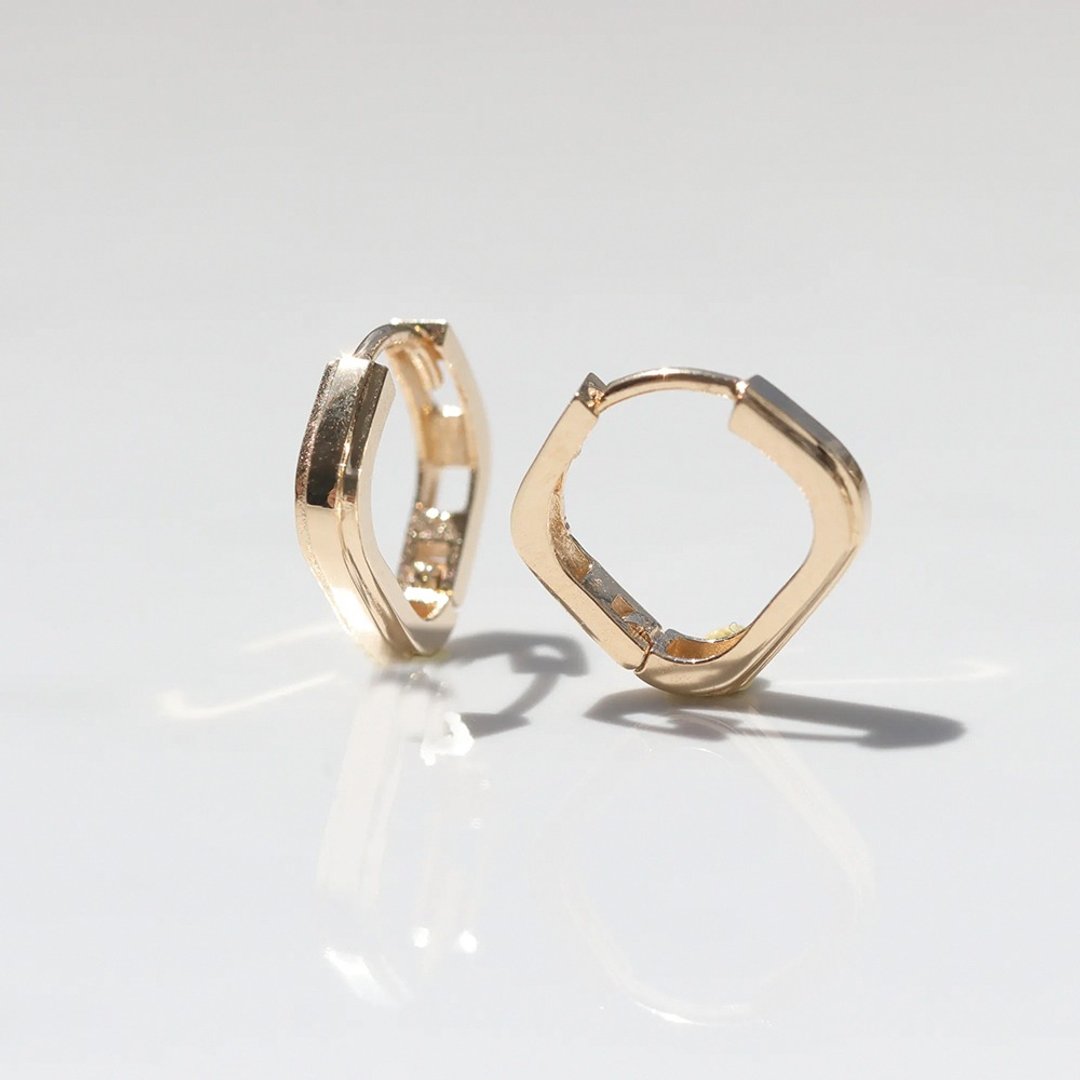 14K 金菱形耳扣耳环 (内径 8.5 mm) 洗澡免摘  碰水不褪色 - 耳环/耳夹 - 贵金属 金色