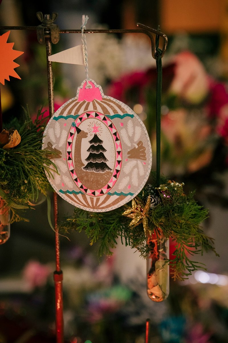 恐龙圣诞灯球造型吊卡 - 卡片/明信片 - 纸 多色