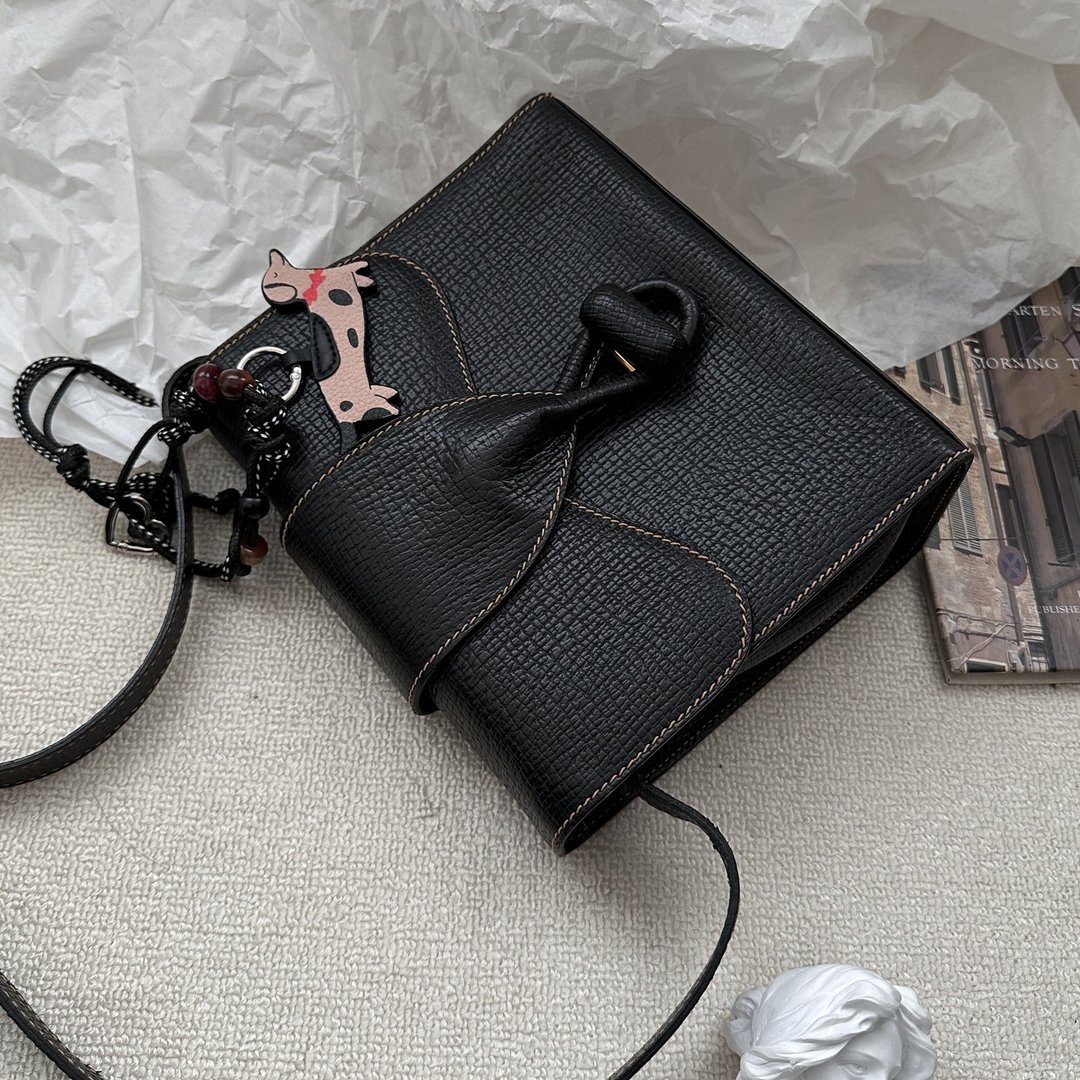 LOEWE 罗意威 Turnlock Leaf Box 小号珍藏款 黑色 斜背包 - 侧背包/斜挎包 - 真皮 黑色