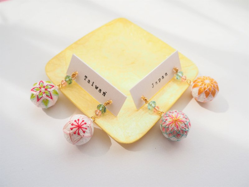 日本的传统工艺 手鞠球 刺绣耳夹 耳环 台日 梅花 桐花 樱花 菊花 - 耳环/耳夹 - 绣线 多色