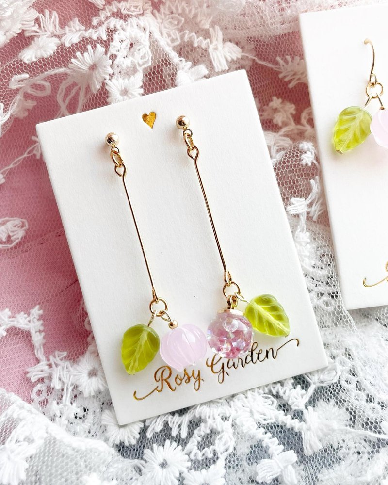 Rosy Garden 桃子琉璃铃兰水晶球长款耳环 可换耳夹 - 耳环/耳夹 - 玻璃 粉红色