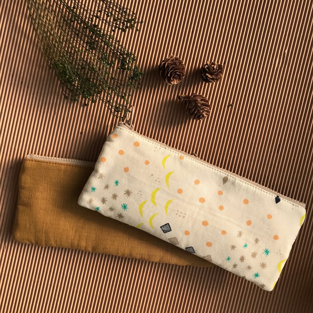 长方形的拉链袋 - 星星 月亮 小河。abbiesee特选印花系列 - 铅笔盒/笔袋 - 棉 白色