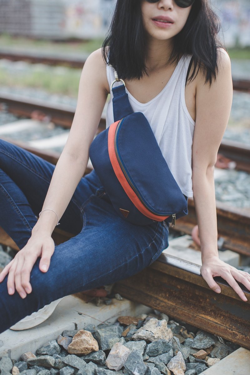 Water Proof Cross-Body Bag (Navy/Orange) - 侧背包/斜挎包 - 防水材质 蓝色