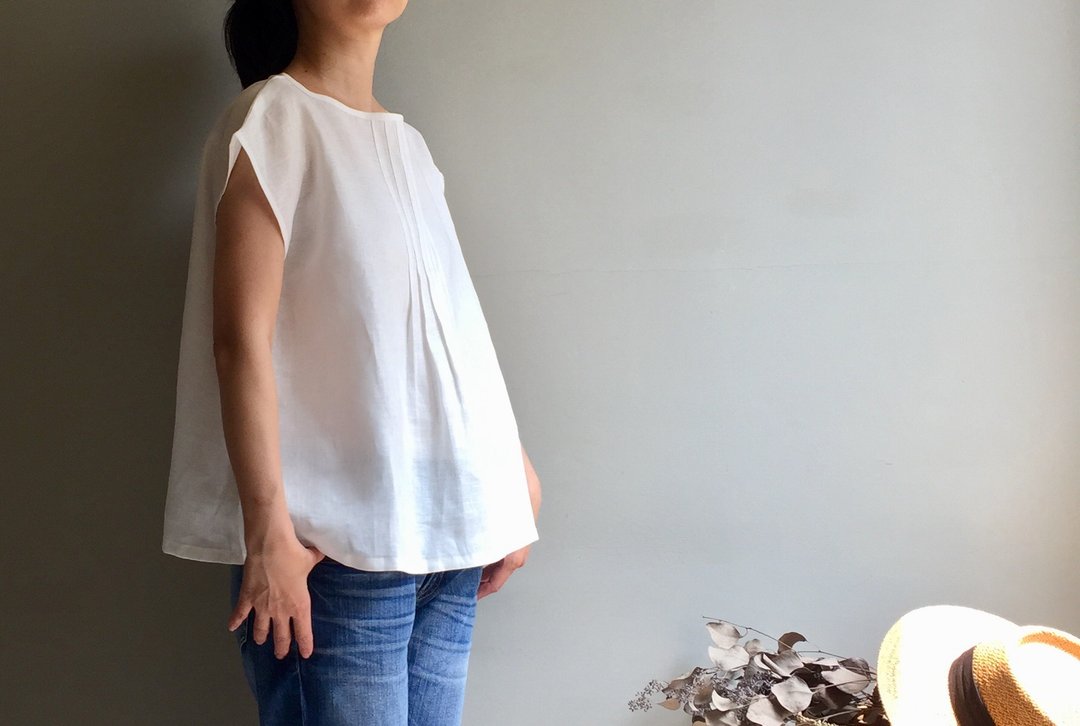 伊莉莎白/古典纯情白亚麻/胸口风琴折短袖上衣100%亚麻 - 女装上衣 - 棉 白色