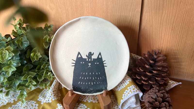 手工猫咪盘－仙人掌喵白盘 - 盘子/餐盘/盘架 - 陶 白色