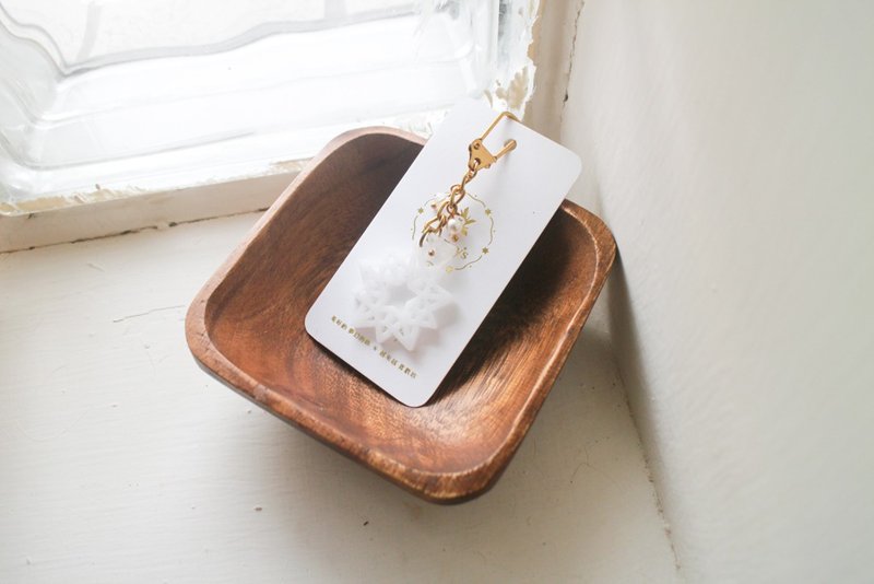 大星雪∣原创设计【吊饰】圣诞饰品 - 钥匙链/钥匙包 - 压克力 白色