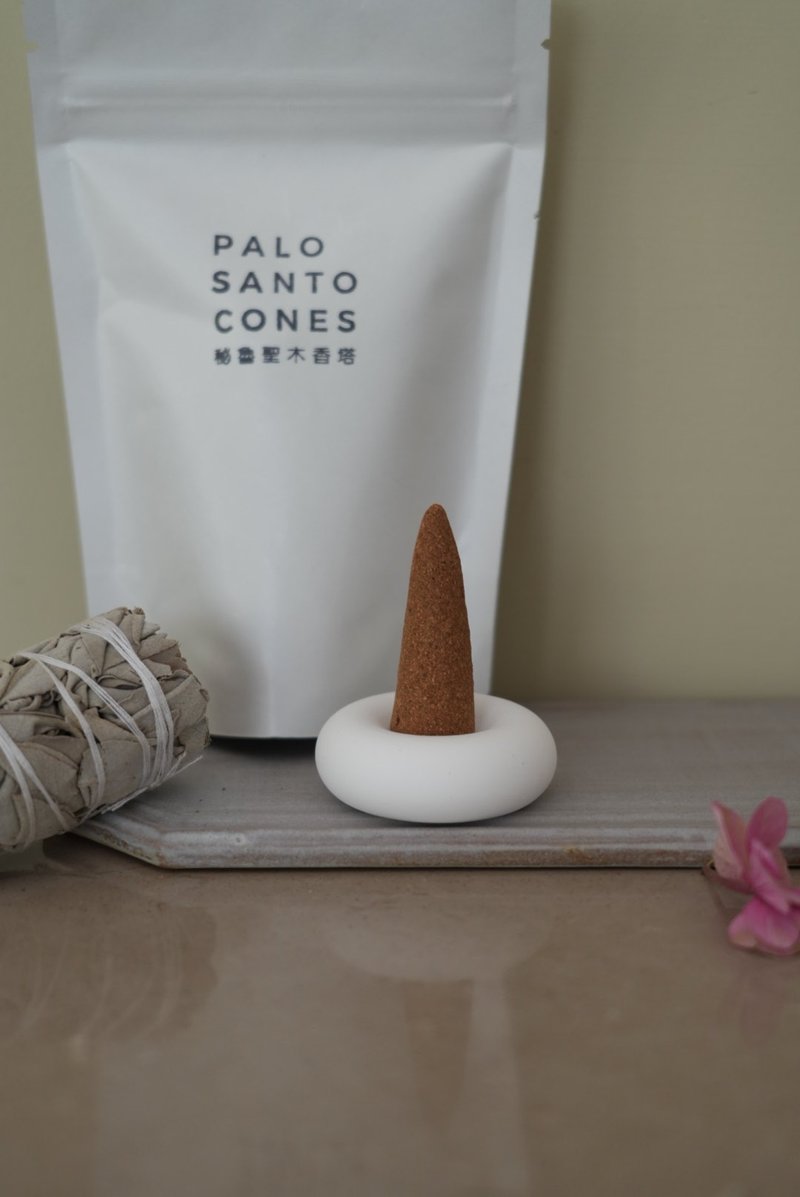 【礼盒/3入】秘鲁圣木香塔  Palo Santo Cones 送扩香石座 - 香薰/精油/线香 - 木头 咖啡色