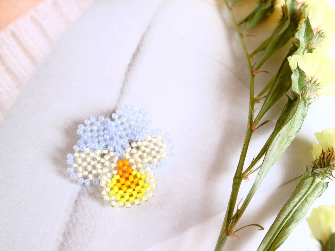 One-wheeled pansy brooch A delicate lace viola violet violet three-color violet three-color violet purple purple violet yellow yellow cute - 胸针 - 玻璃 蓝色
