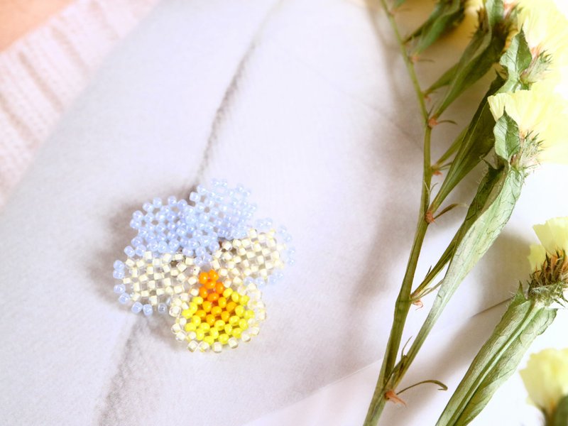 One-wheeled pansy brooch A delicate lace viola violet violet three-color violet three-color violet purple purple violet yellow yellow cute - 胸针 - 玻璃 蓝色