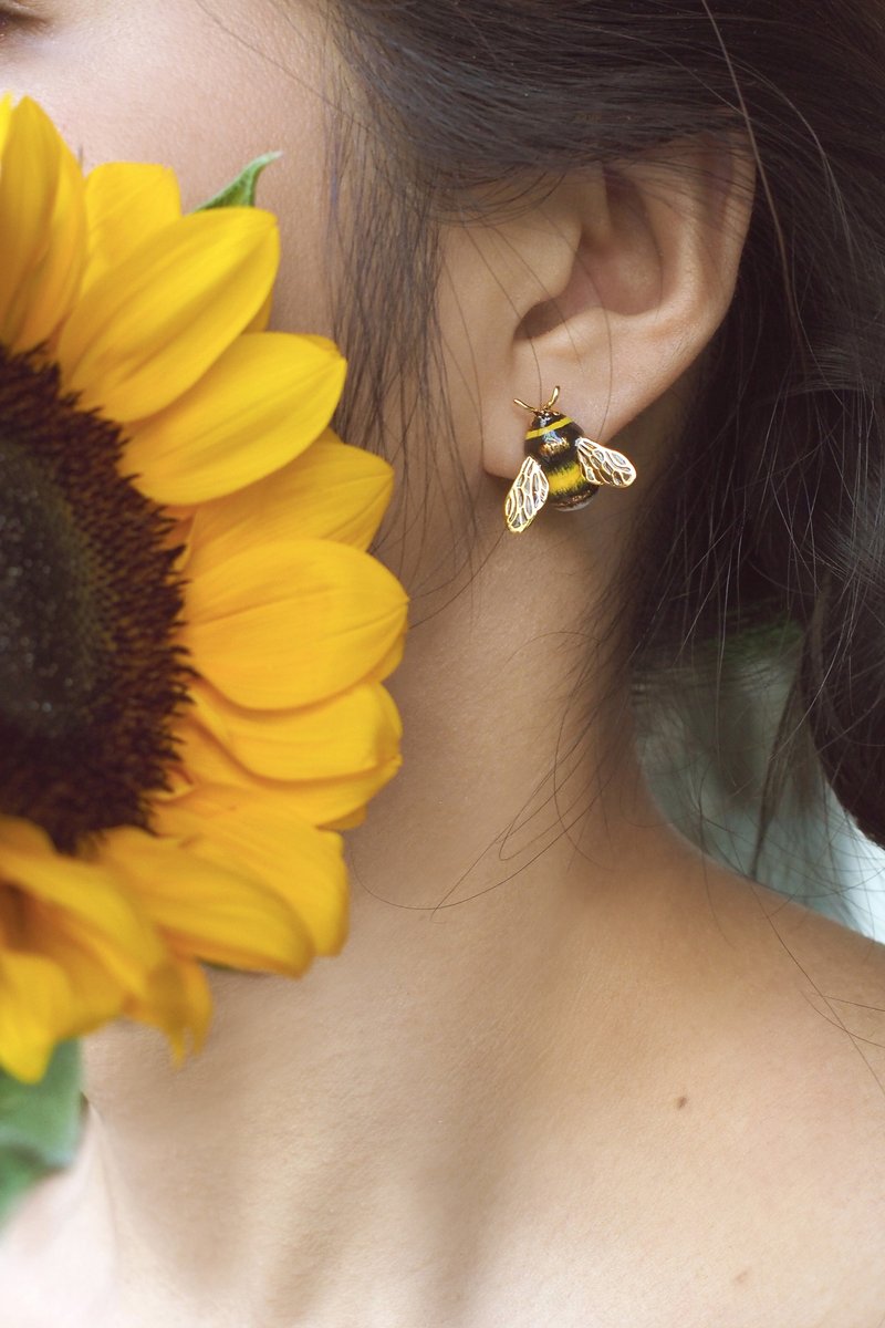 BumbleBee Earrings, Enamel Jewelry, Perfect gift, Spring. - 耳环/耳夹 - 其他金属 黄色