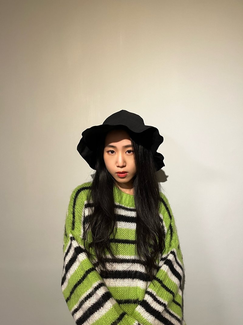 Six Bucket Sunny side up Hat 太阳蛋双面渔夫帽| 黑色皱纹布 - 帽子 - 棉．麻 黑色