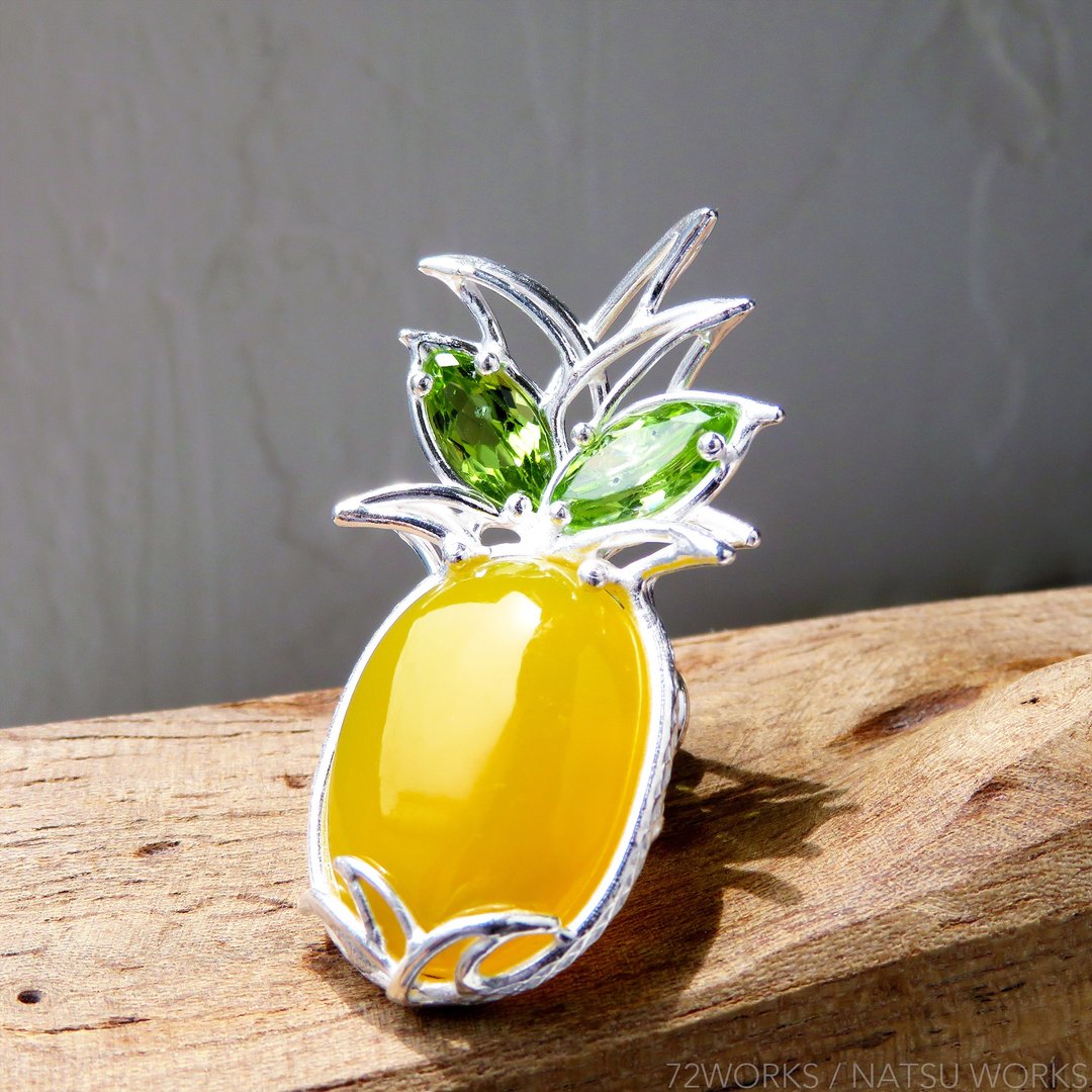 Agate &amp; Peridot Pineapple Brooch - 胸针 - 宝石 黄色