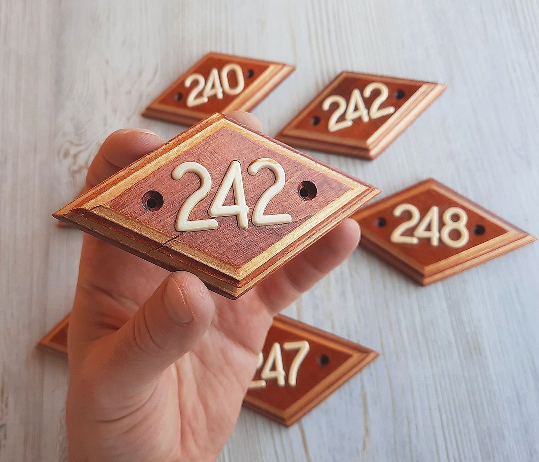 Wooden rhomb 242 number door sign - Soviet address number plate vintage - 门帘/门牌 - 木头 咖啡色