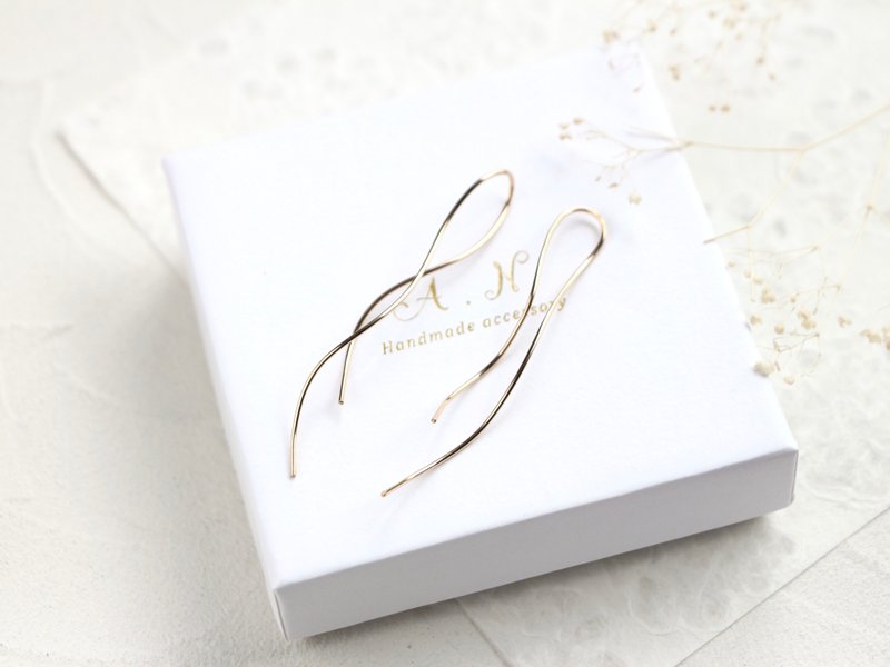 14kgf-nuance curve pierced earrings - 耳环/耳夹 - 其他金属 金色