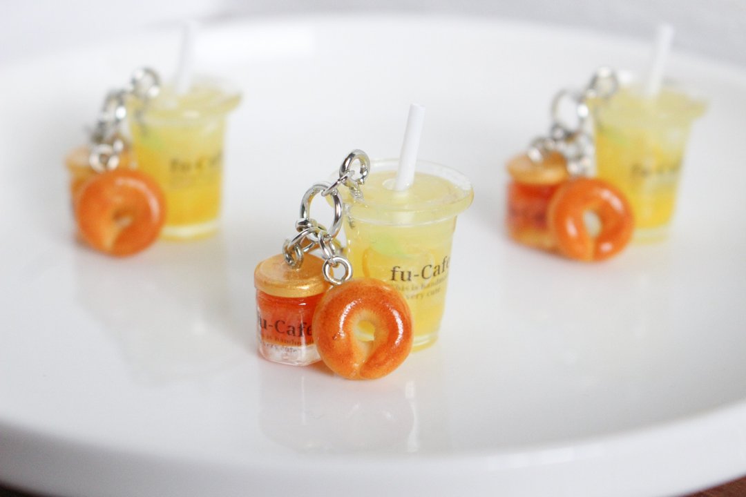 Lemonade, marmalade jam and bagel bag charms and straps - 吊饰 - 粘土 黄色
