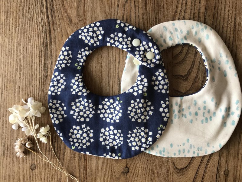 tout rond / reversible bib (circle flower-navy) - 围嘴/口水巾 - 棉．麻 蓝色